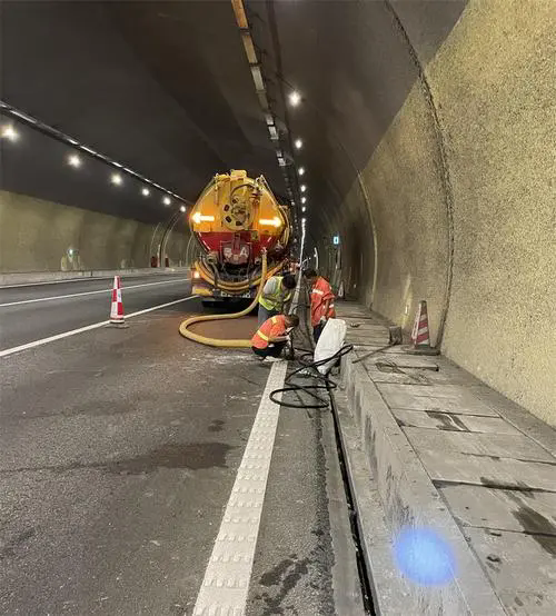 广德隧道排水渠清淤